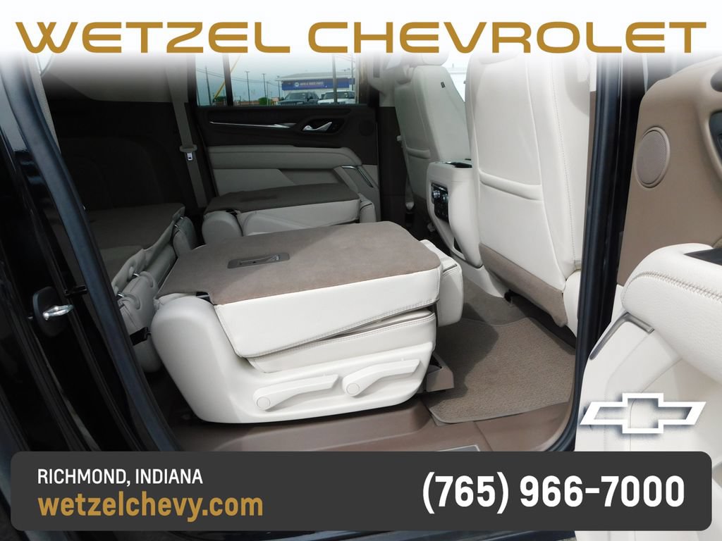 Used 2023 GMC Yukon XL Denali w/ Denali Reserve Package AWD/4WD image 33