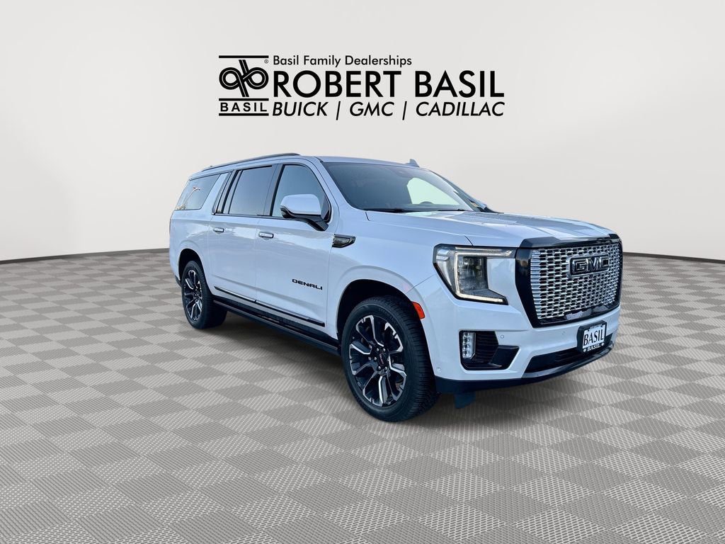 Used 2023 GMC Yukon XL Denali w/ Advanced Technology Package AWD/4WD image 2