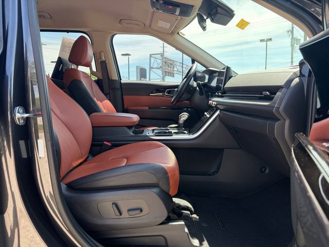 Used 2024 Kia Carnival SX image 19