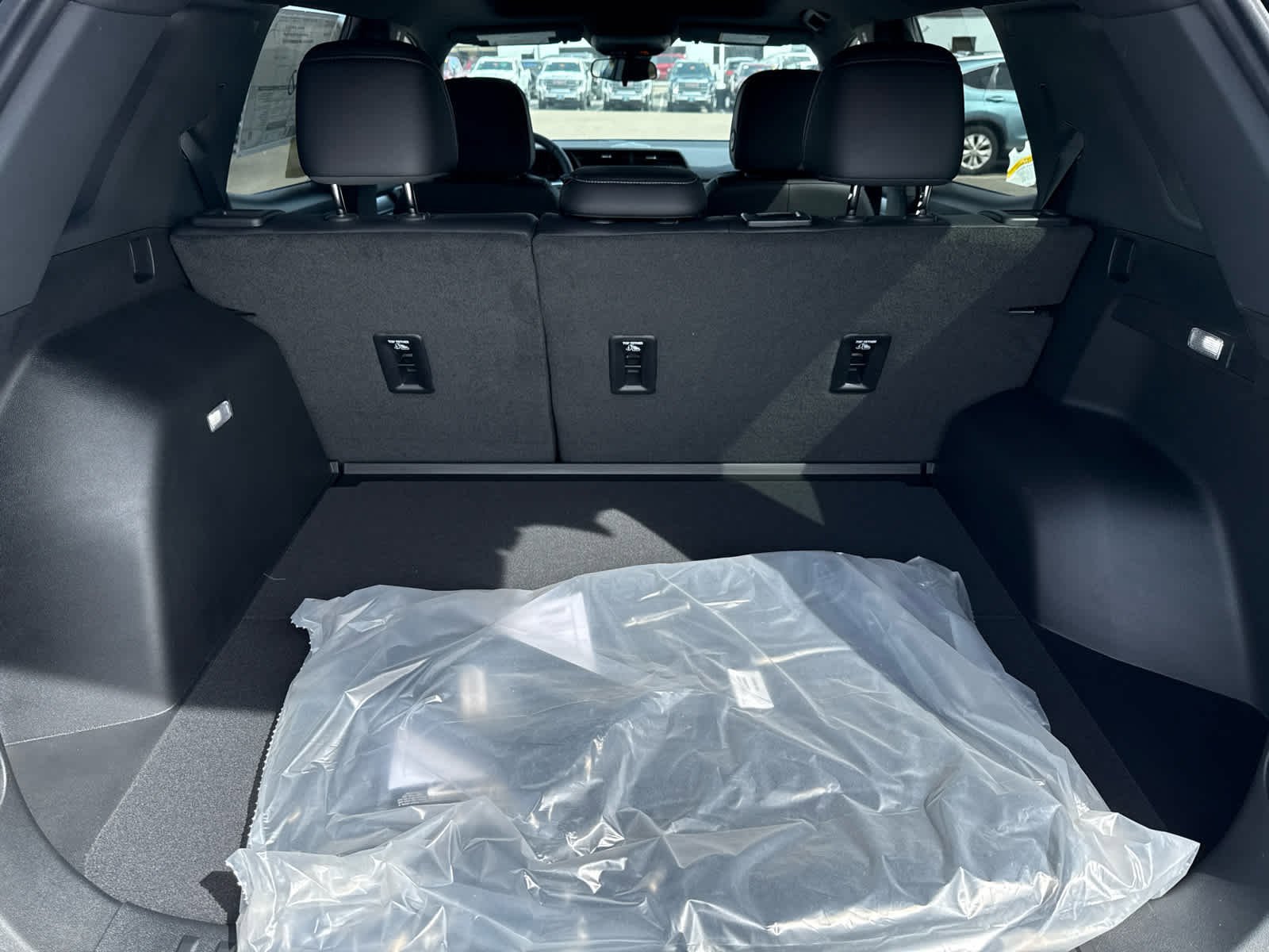 New 2026 GMC Terrain Elevation w/ Elevation Premium Package AWD/4WD image 11