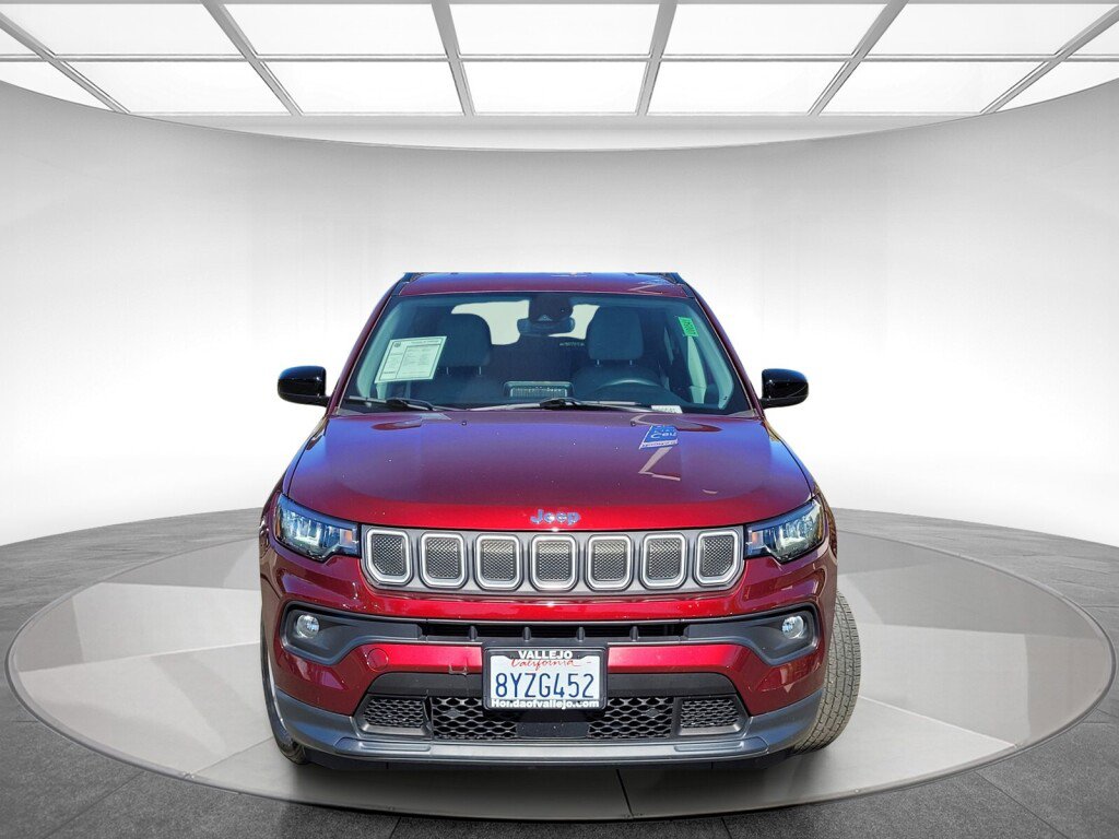 Used 2022 Jeep Compass Latitude image 8