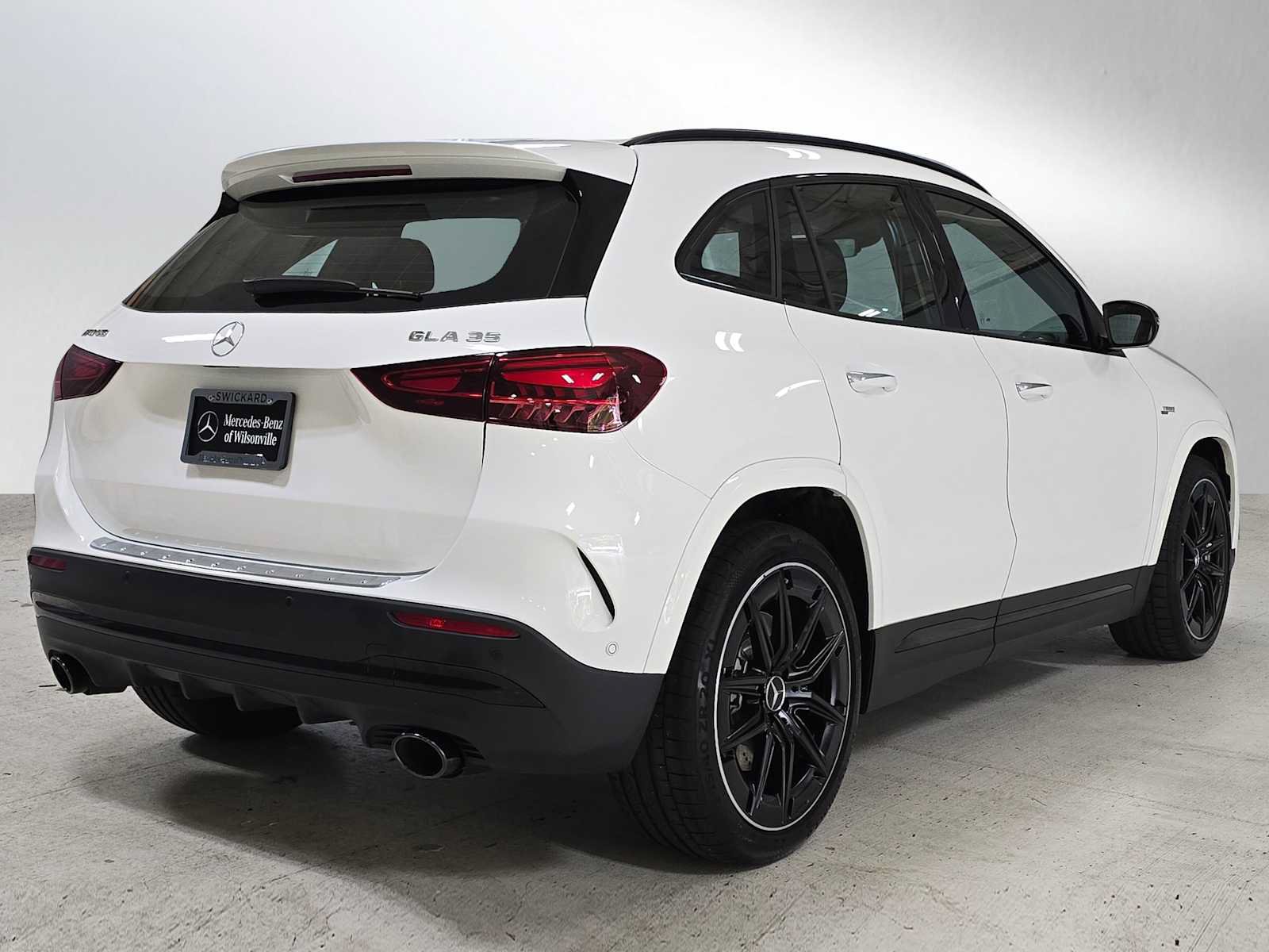 Used 2026 Mercedes-Benz GLA 35 AMG 4MATIC image 3