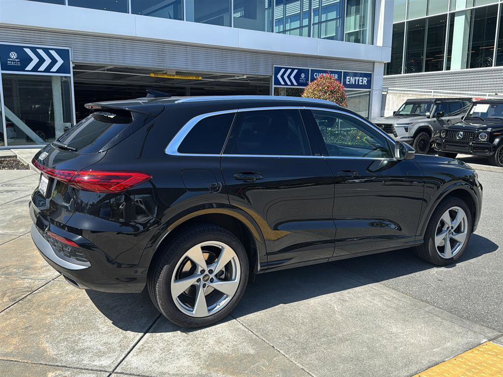 Used 2025 Audi Q5 Premium Plus w/ Premium Plus AWD/4WD image 6