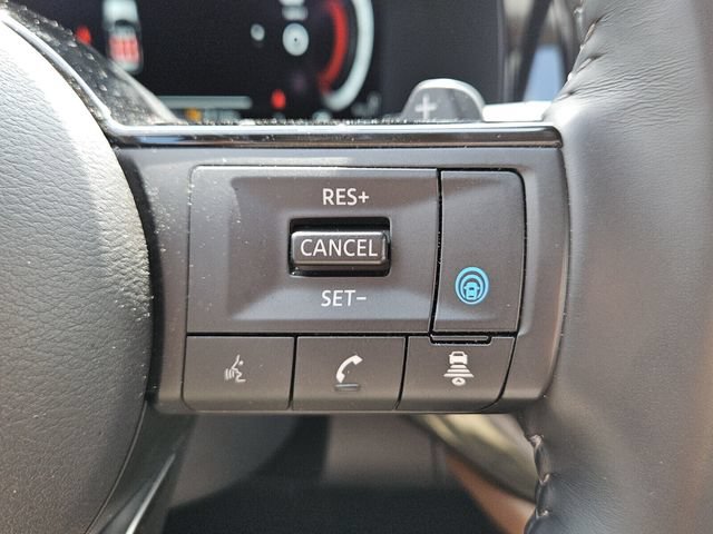 Used 2025 Nissan Pathfinder Platinum w/ Black Appearance Package FWD image 23