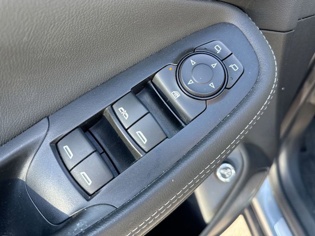 Used 2023 Buick Encore GX Essence w/ Experience Buick Package image 13