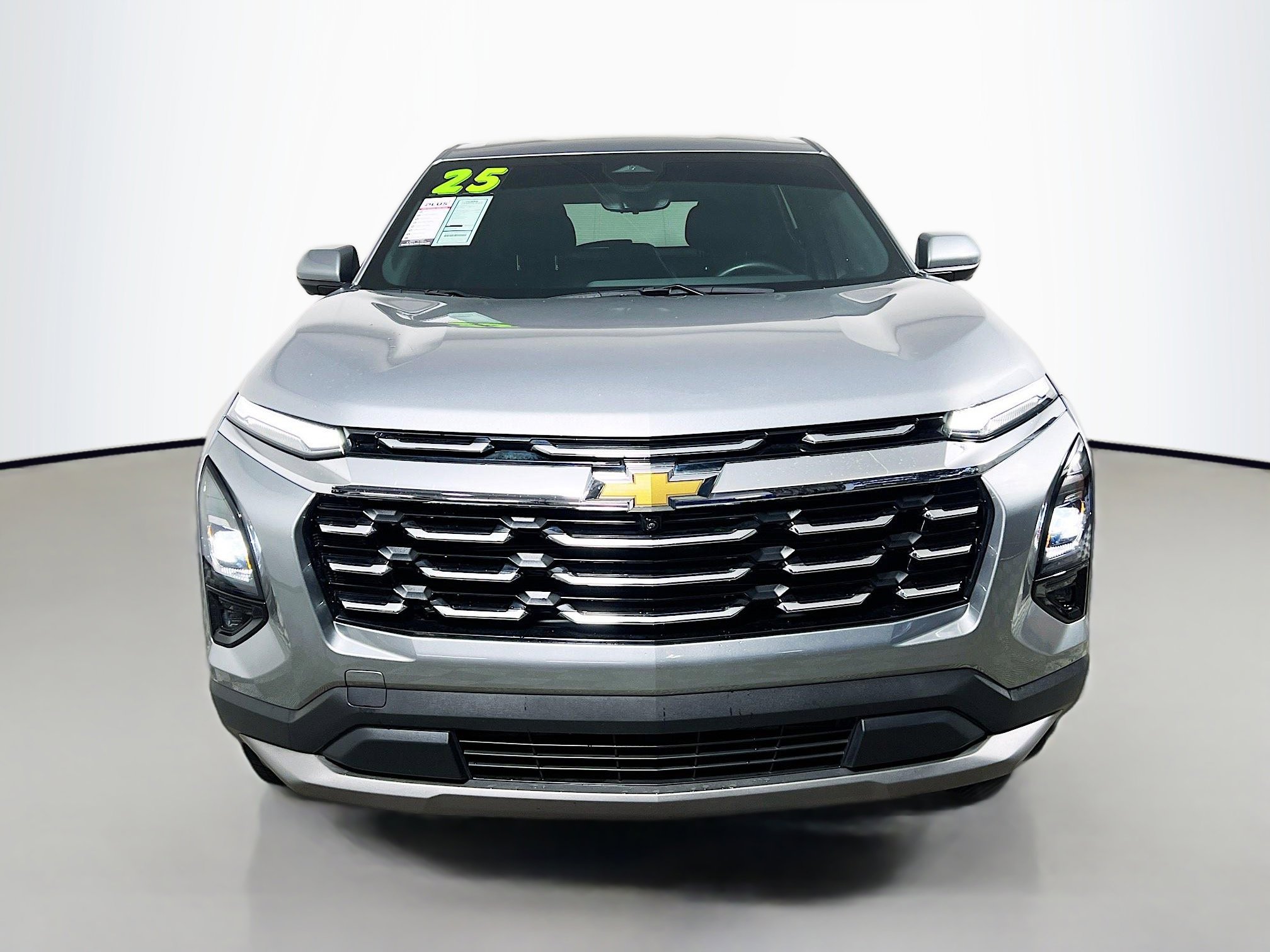 Used 2025 Chevrolet Equinox LT w/ Safety and Technology Package image 11