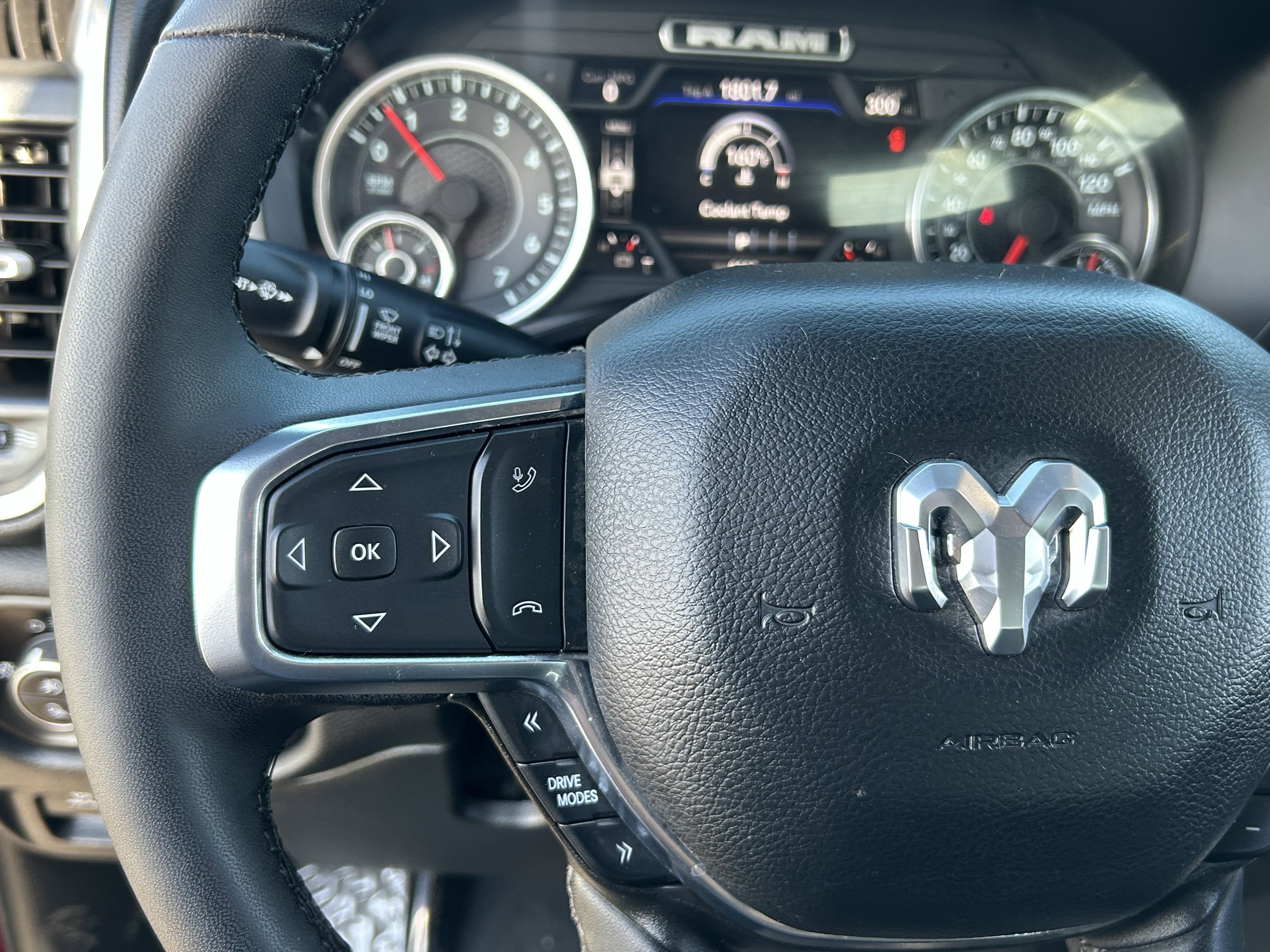 Used 2025 RAM 1500 Laramie AWD/4WD image 23