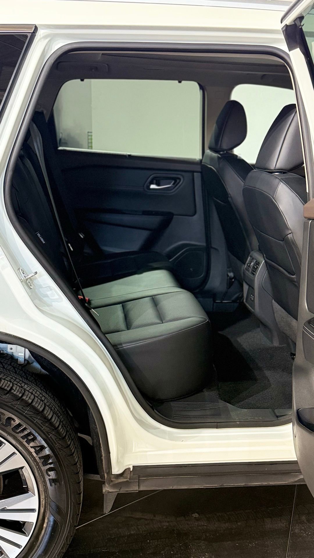 Used 2023 Nissan Rogue SV w/ SV Premium B Package image 55