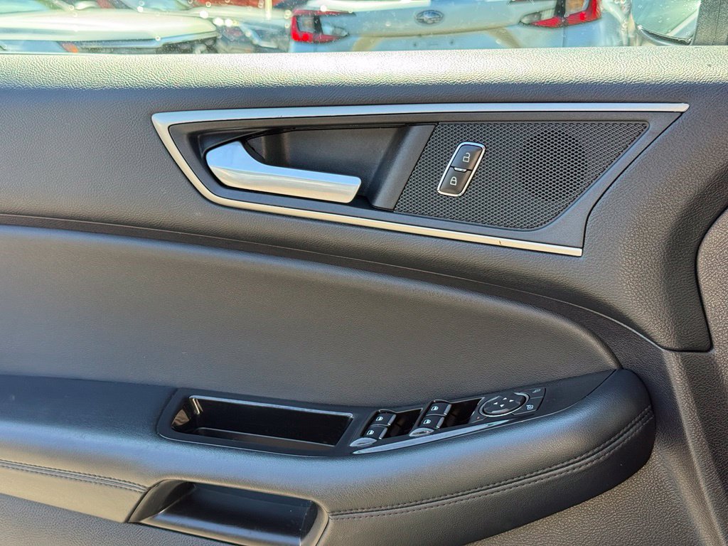 Used 2019 Ford Edge SEL w/ Equipment Group 201A AWD/4WD image 21