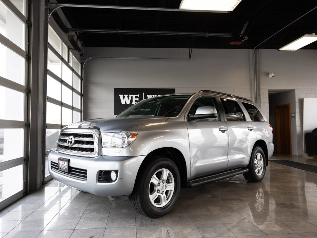 Used 2017 Toyota Sequoia SR5 AWD/4WD image 2