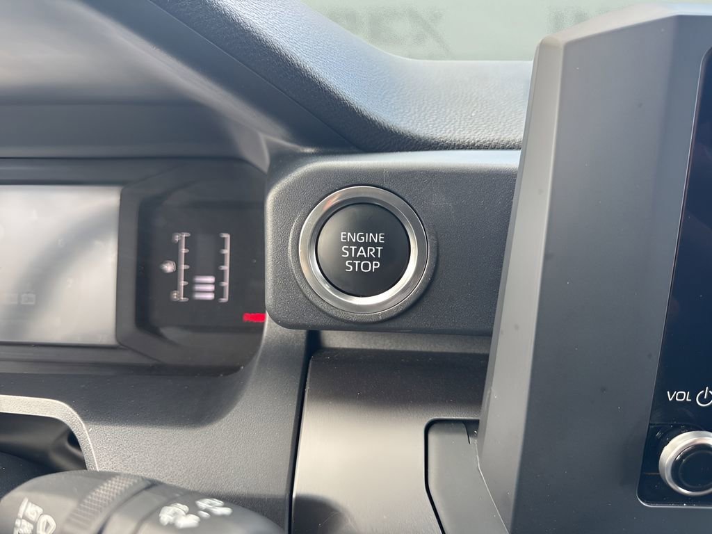 Used 2025 Toyota 4Runner SR5 AWD/4WD image 22