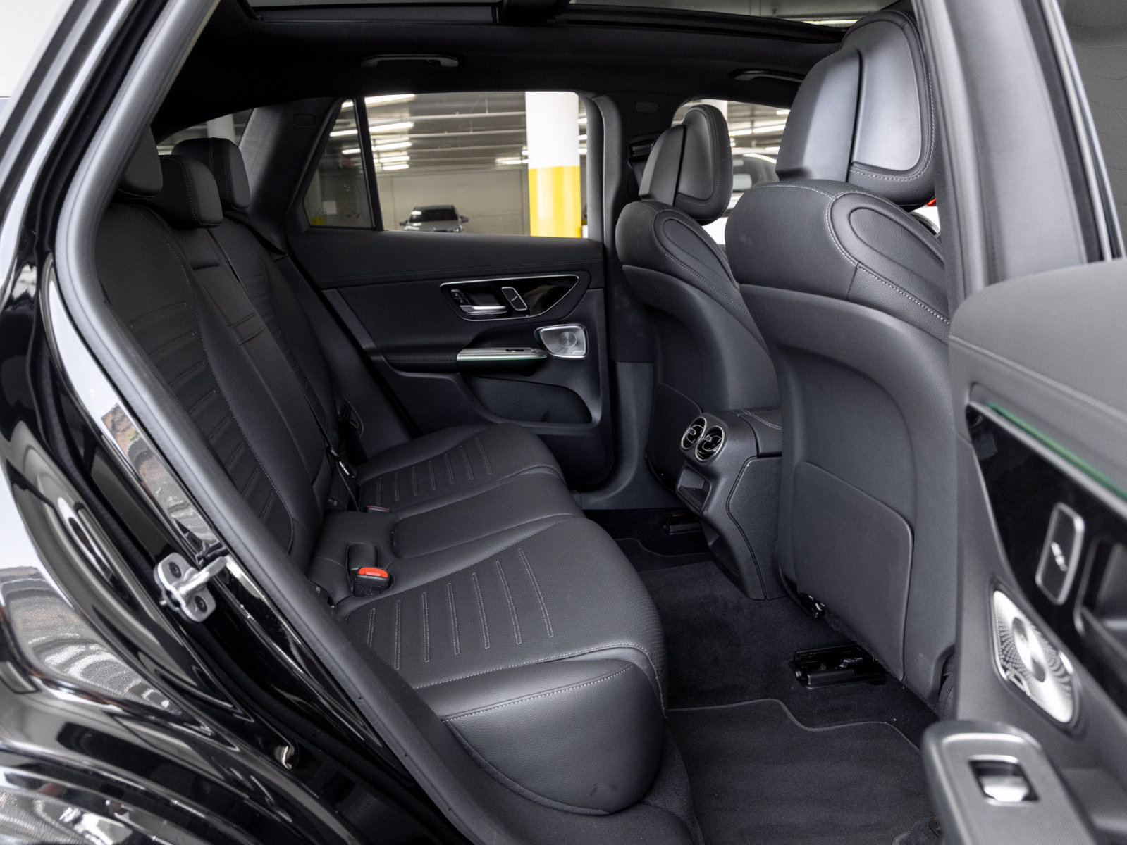 Used 2026 Mercedes-Benz GLC 300 image 25