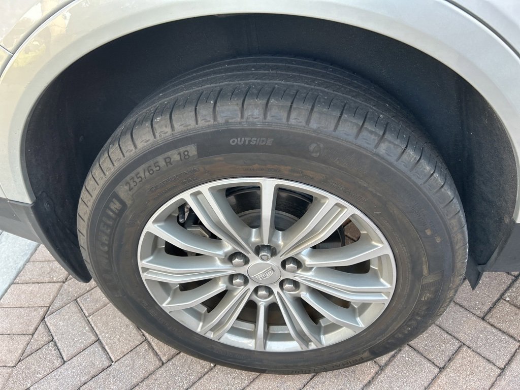 Used 2017 Cadillac XT5 Luxury w/ Driver Awareness Package image 11