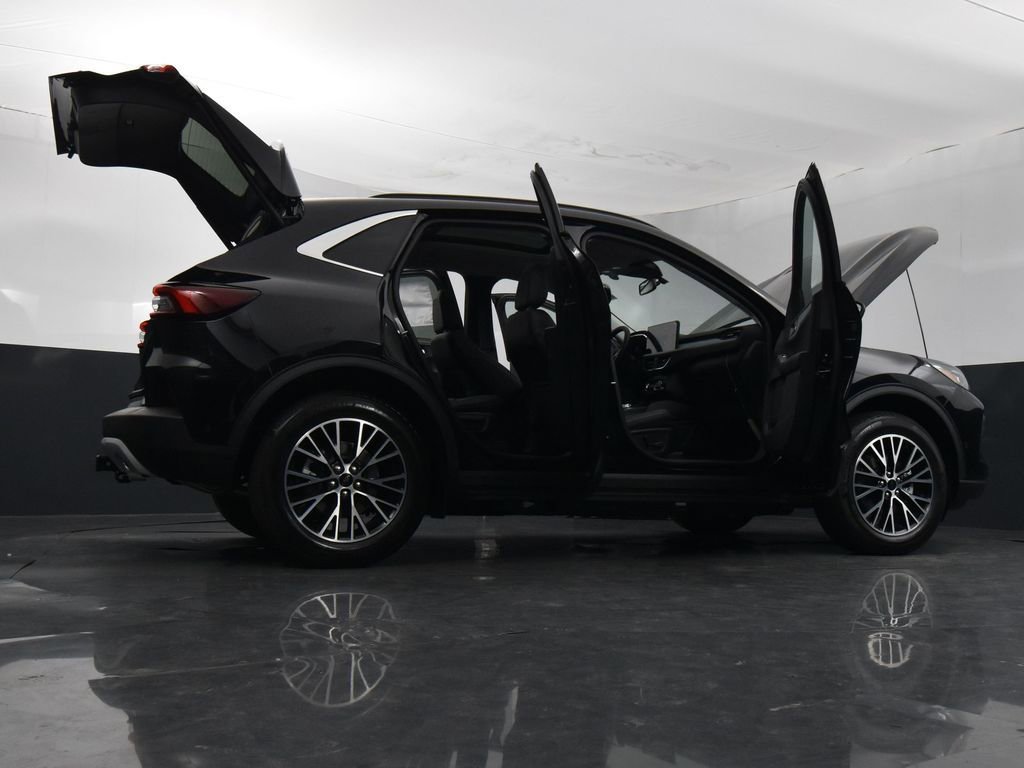 New 2024 Ford Escape SE w/ PHEV Premium Package image 33