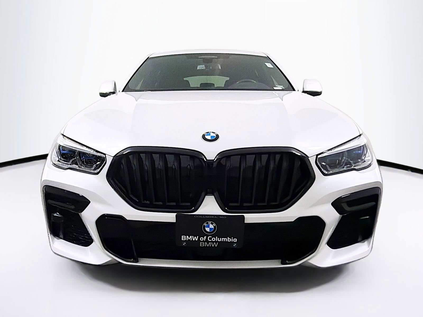 Used 2022 BMW X6 xDrive40i w/ Executive Package image 2