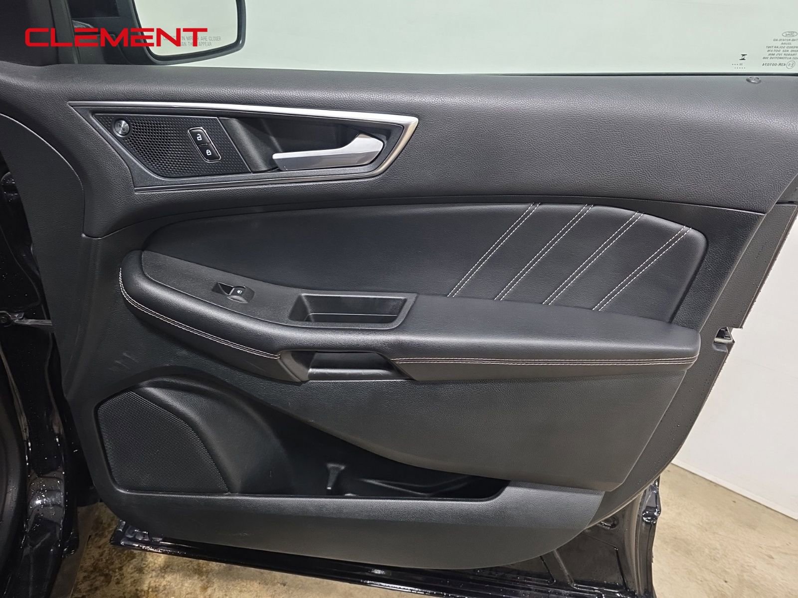 Used 2022 Ford Edge ST image 31