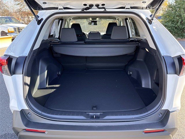 Used 2025 Toyota RAV4 XLE image 12