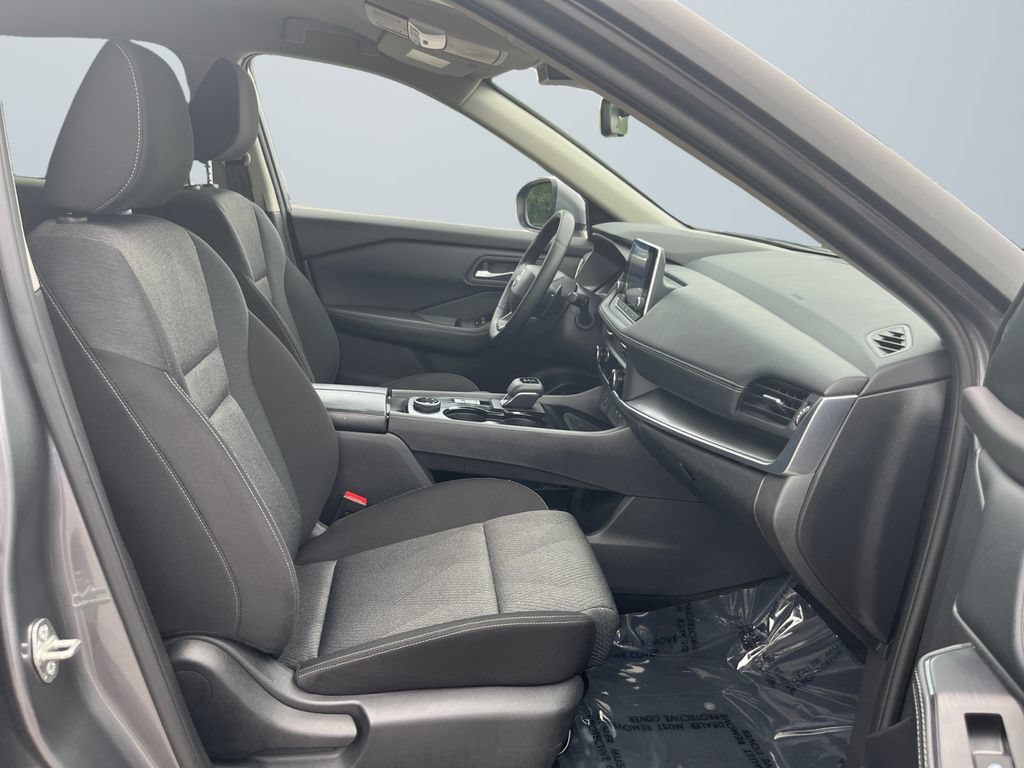 Used 2025 Nissan Rogue SV AWD/4WD image 15