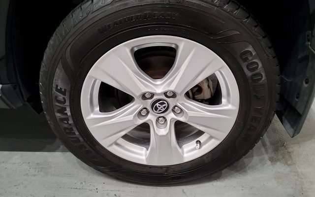 Used 2020 Toyota RAV4 XLE w/ Convenience Package image 38