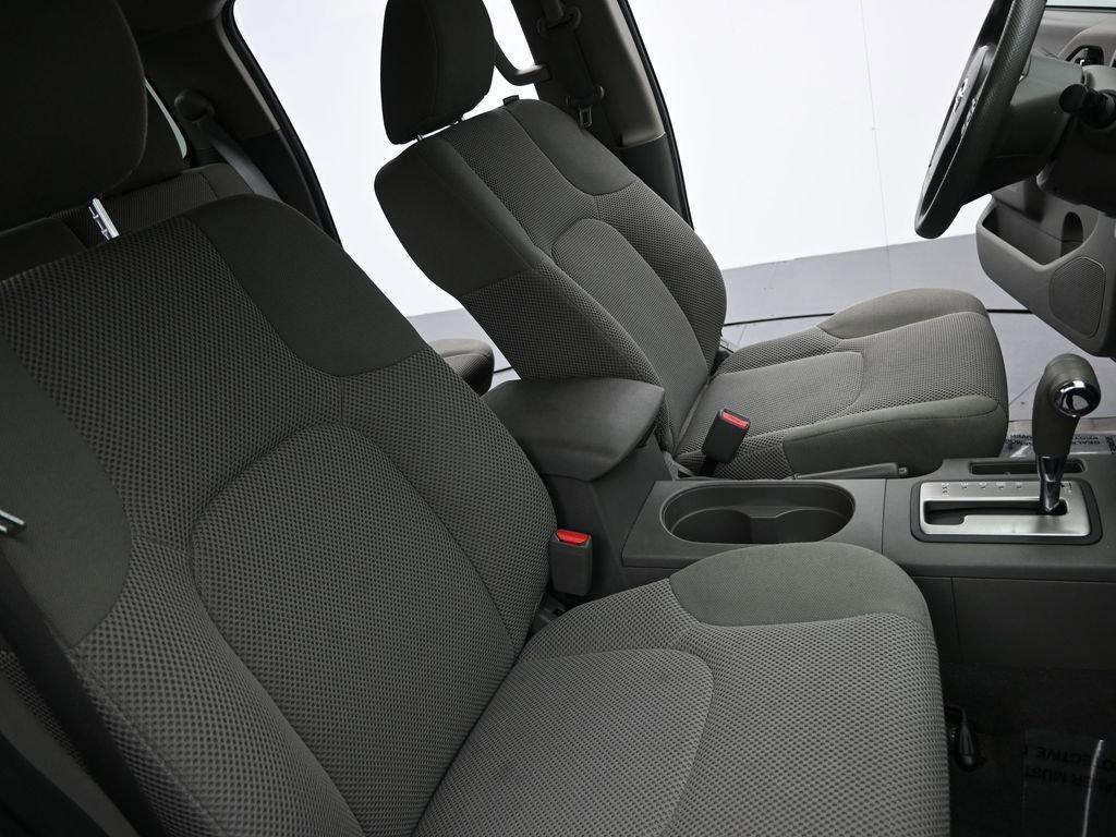 Used 2019 Nissan Frontier SV image 11