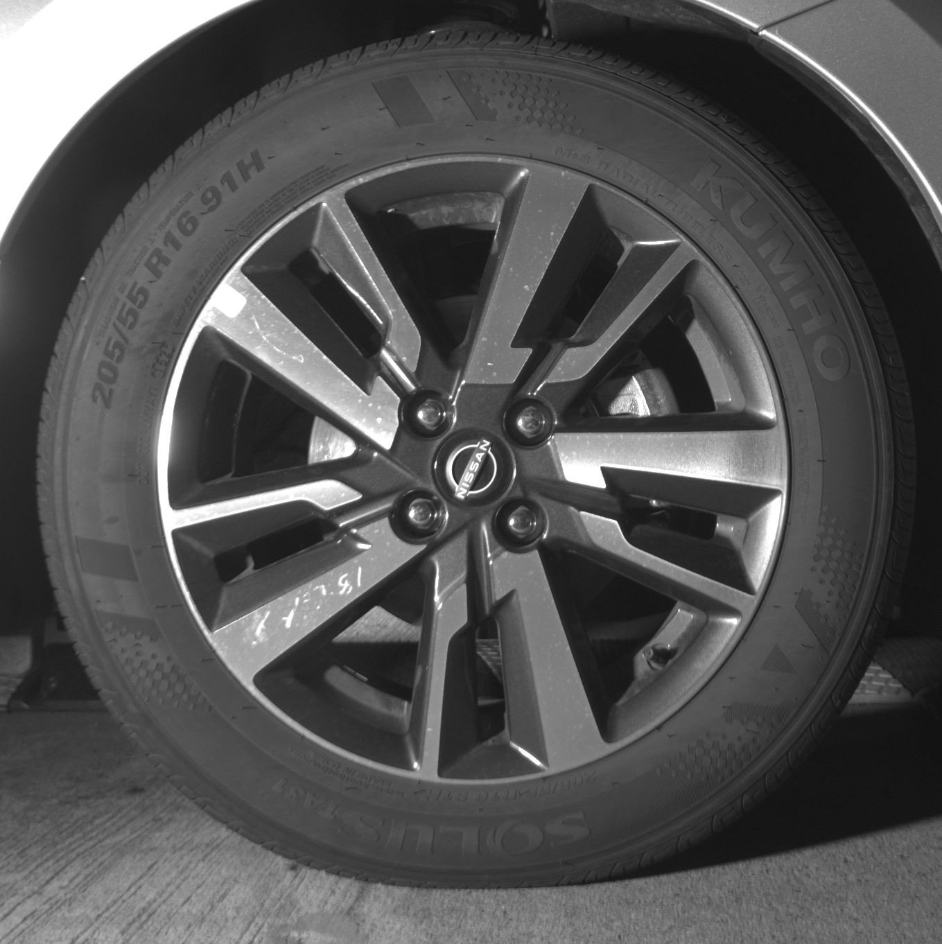 Used 2025 Nissan Versa SV image 13