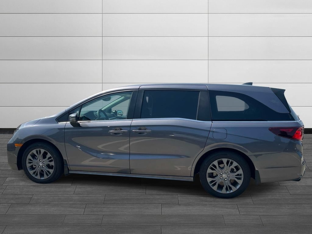Used 2026 Honda Odyssey Touring image 2