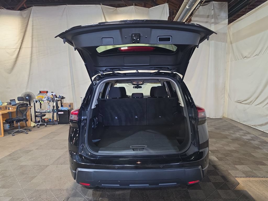 Used 2024 Nissan Rogue S FWD image 19