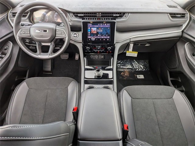 New 2025 Jeep Grand Cherokee Altitude image 27