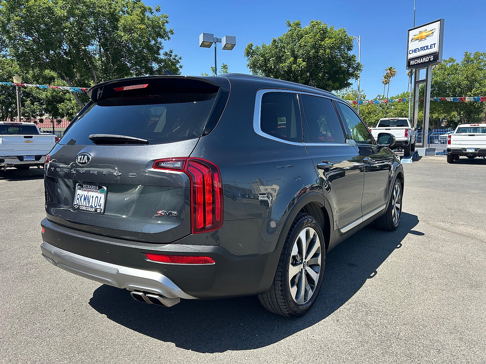 Used 2020 Kia Telluride S w/ S 8 Passenger Seating Package FWD image 3