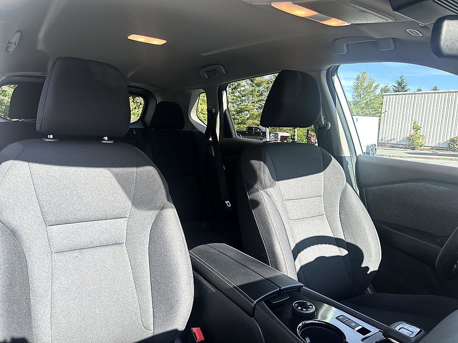 Used 2023 Nissan Rogue S AWD/4WD image 20