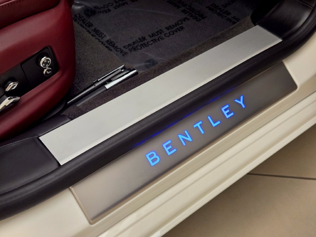 Certified 2023 Bentley Flying Spur V8 AWD/4WD image 28