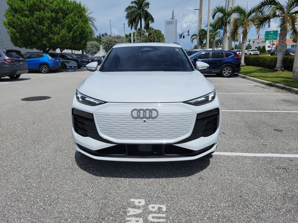 Used 2025 Audi Q6 e-tron Premium Plus w/ Premium Plus AWD/4WD image 2