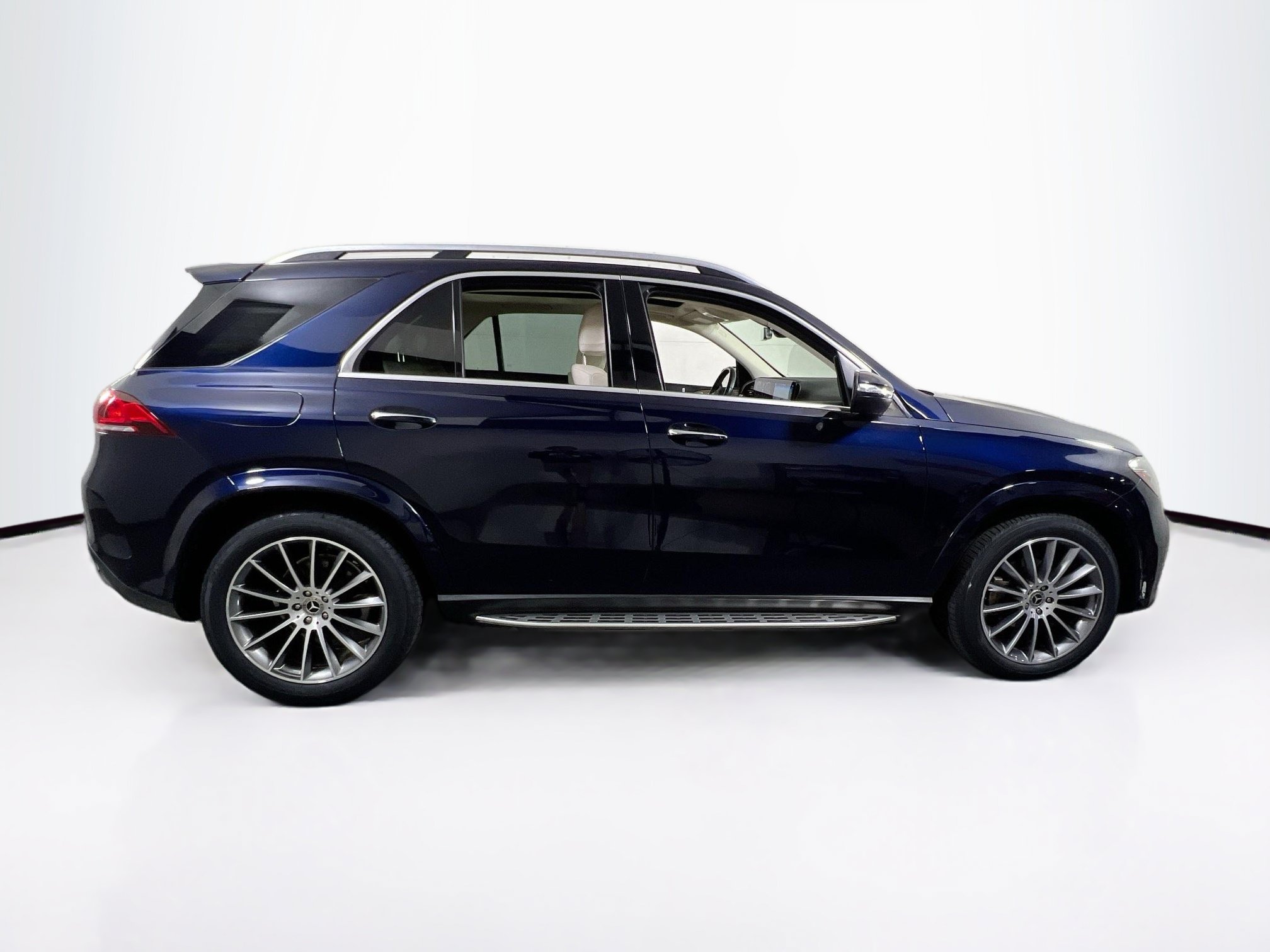 Used 2022 Mercedes-Benz GLE 350 4MATIC image 4