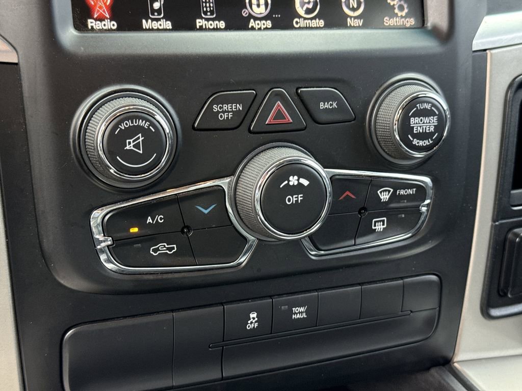 Used 2015 RAM 1500 Big Horn RWD image 32