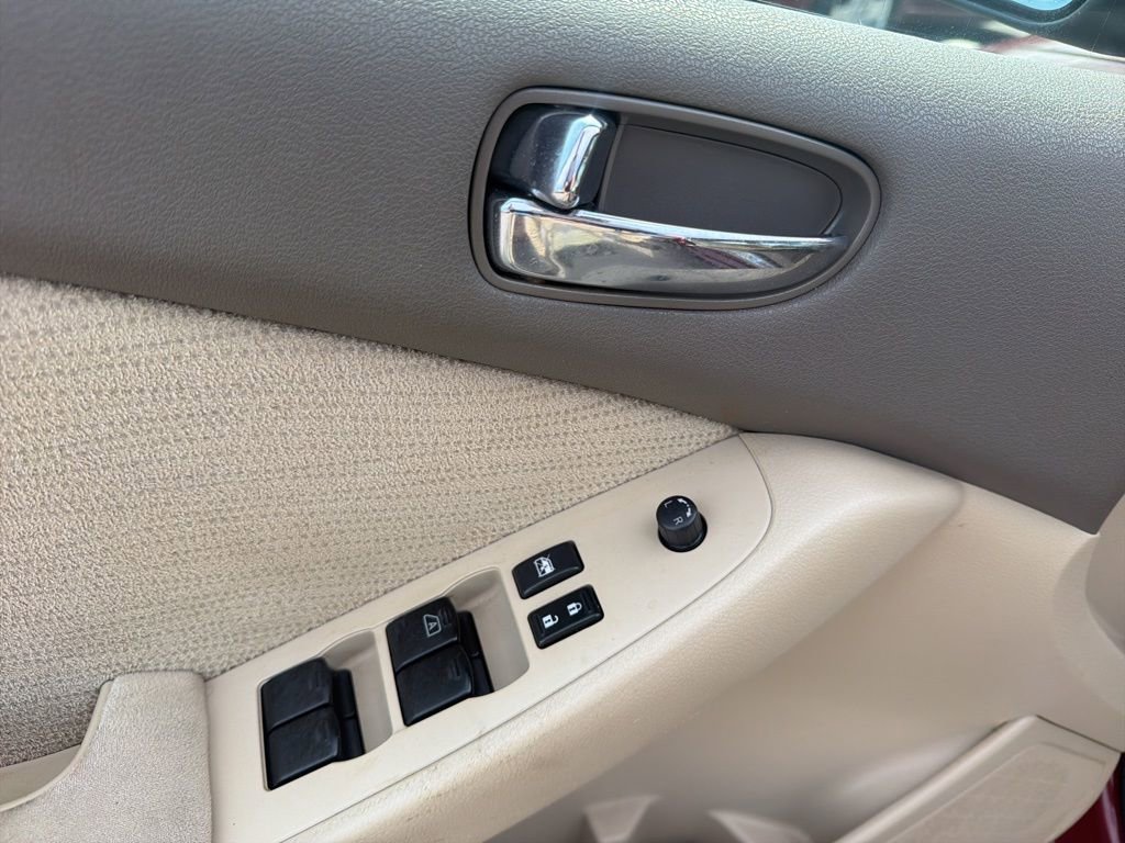 Used 2011 Nissan Altima 2.5 S w/ Special Edition Pkg FWD image 13