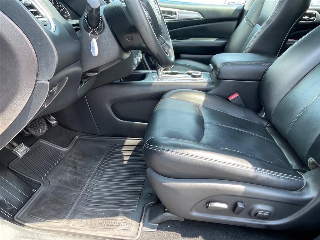 Used 2017 Nissan Pathfinder SL w/ SL Premium Package AWD/4WD image 24