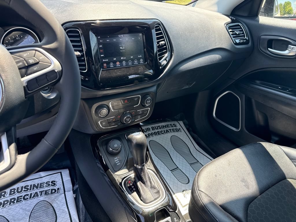 Used 2021 Jeep Compass Latitude AWD/4WD image 40