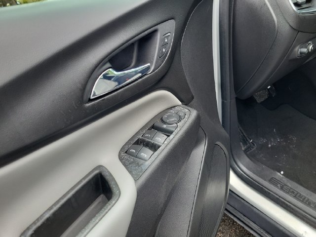 Used 2020 Chevrolet Equinox LS FWD image 16