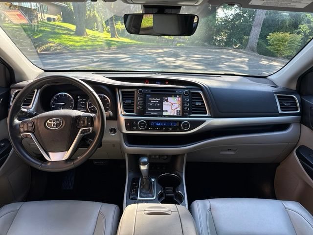 Used 2018 Toyota Highlander XLE AWD/4WD image 20