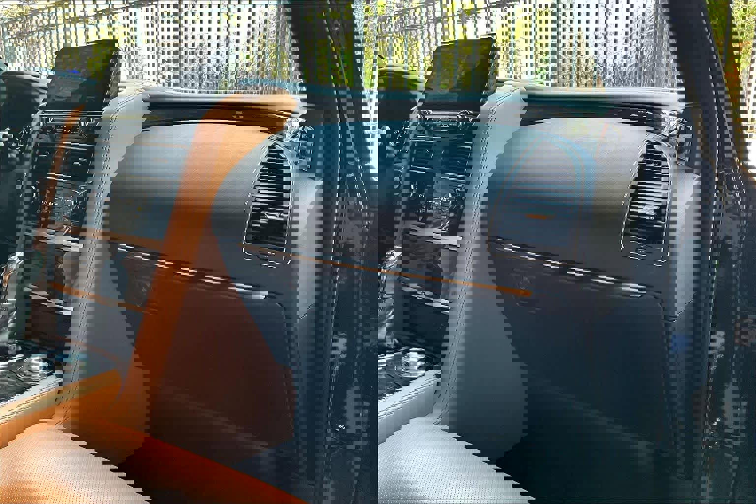 Used 2024 INFINITI QX80 Sensory AWD/4WD image 18