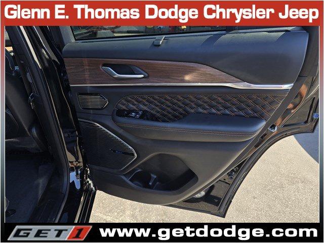 Certified 2023 Jeep Grand Cherokee Summit w/ Advanced Protech Group IV AWD/4WD image 31