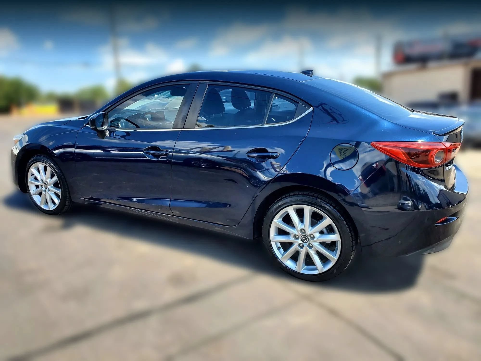 Used 2017 MAZDA MAZDA3 Grand Touring w/ Premium Equipment Package FWD image 9