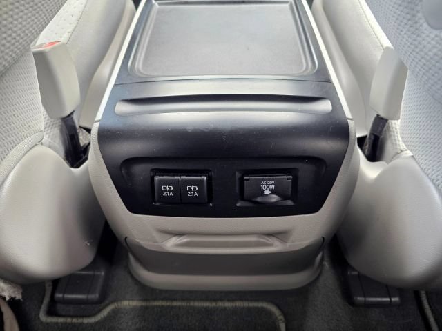 Used 2019 Toyota Sienna LE w/ LE Preferred Package FWD image 25