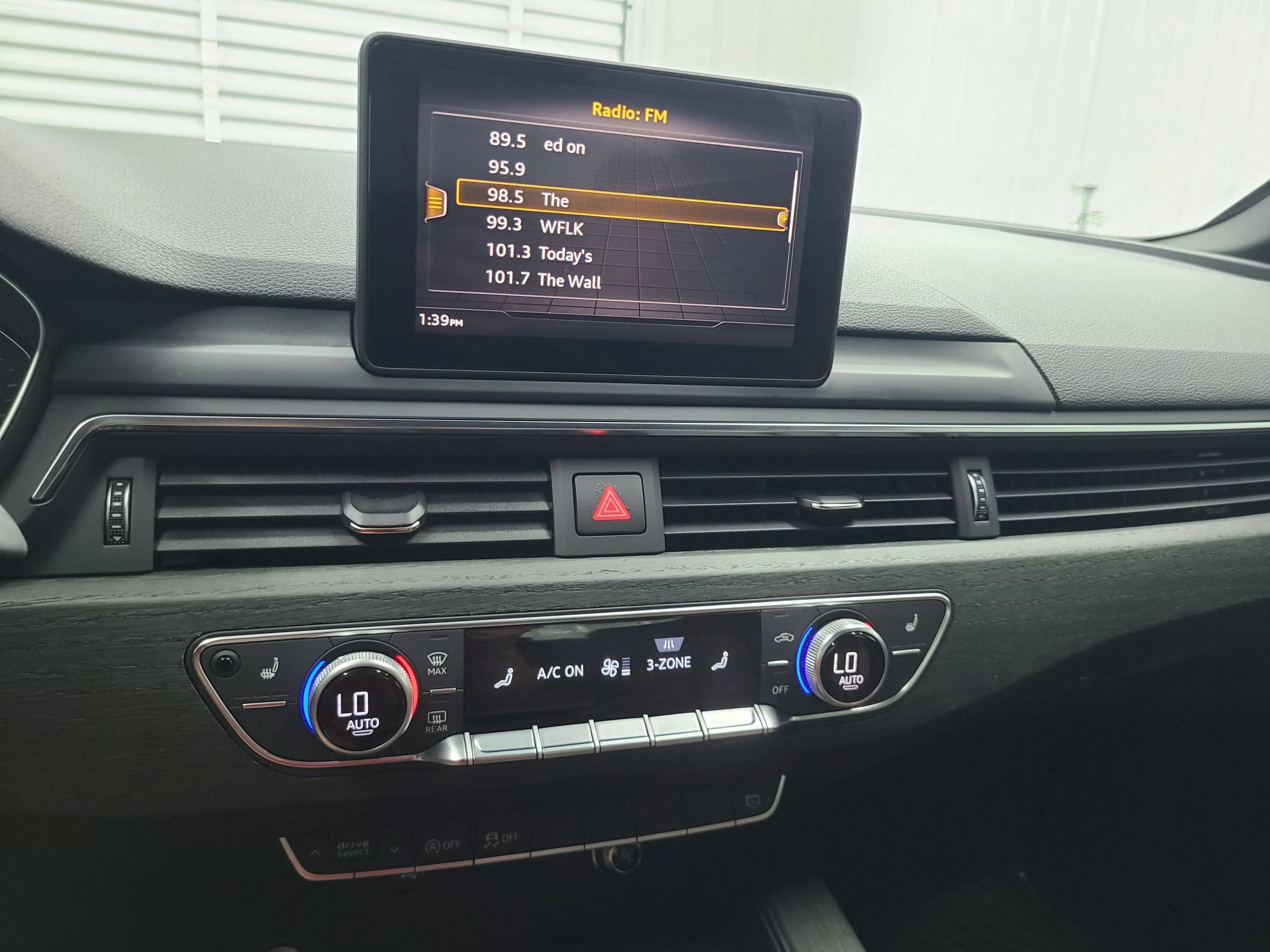 Used 2018 Audi A4 2.0T Ultra Premium w/ Convenience Package FWD image 26
