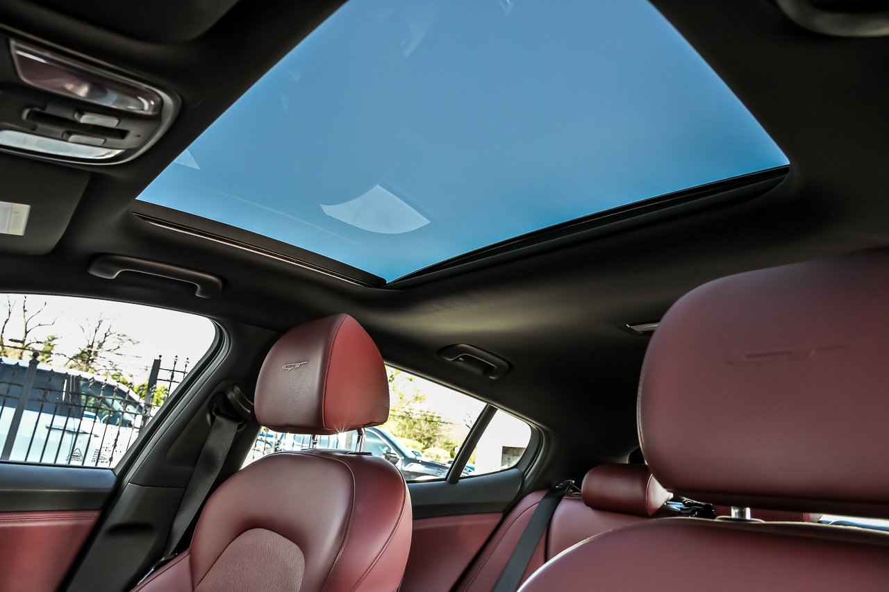 Used 2020 Kia Stinger GT1 AWD/4WD image 26