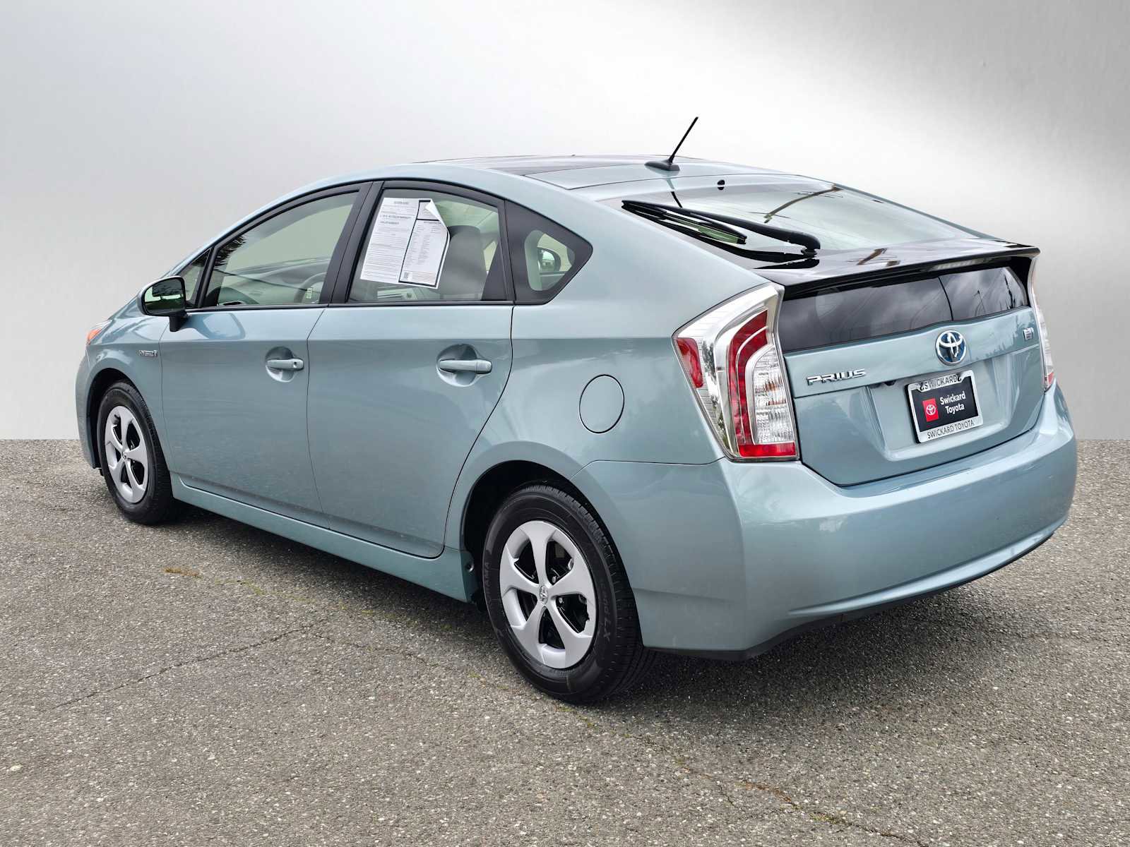 Used 2013 Toyota Prius Three w/ Solar Roof Pkg FWD image 5