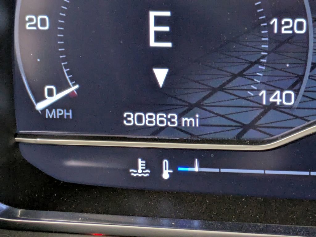 Used 2023 GMC Yukon SLT w/ SLT Premium Package image 15