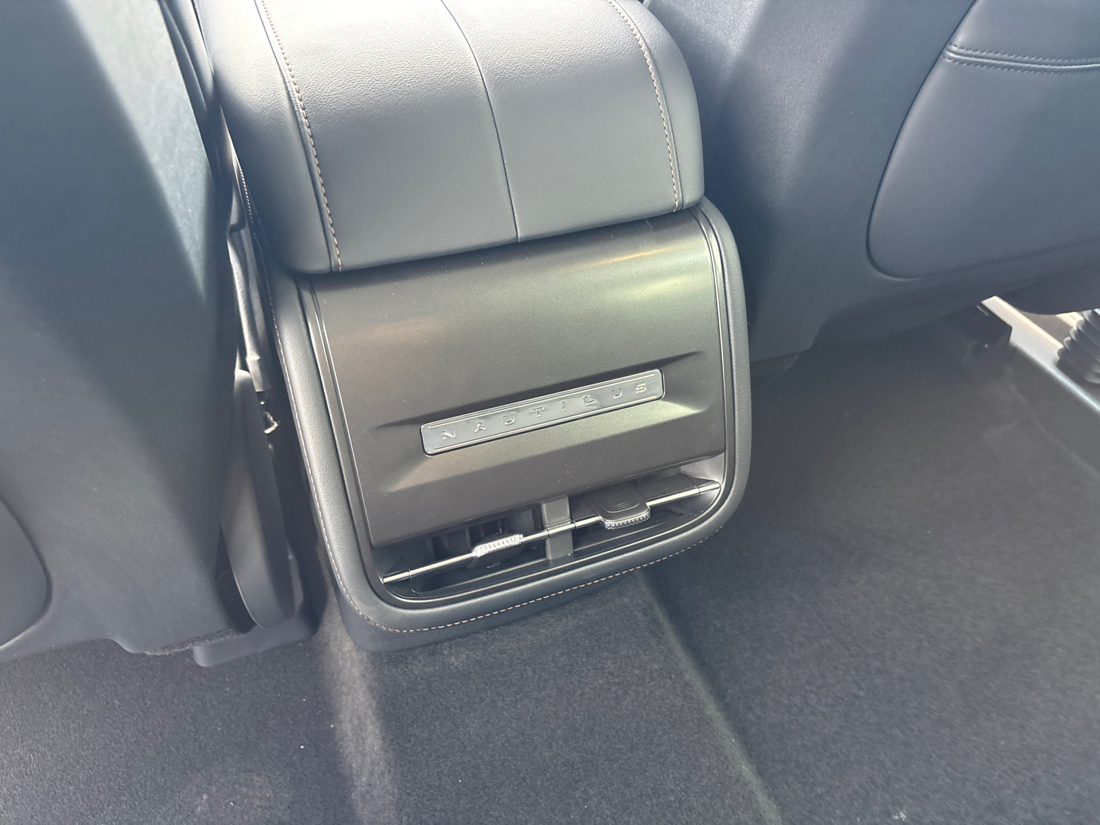 New 2026 Lincoln Nautilus Premier AWD/4WD image 32