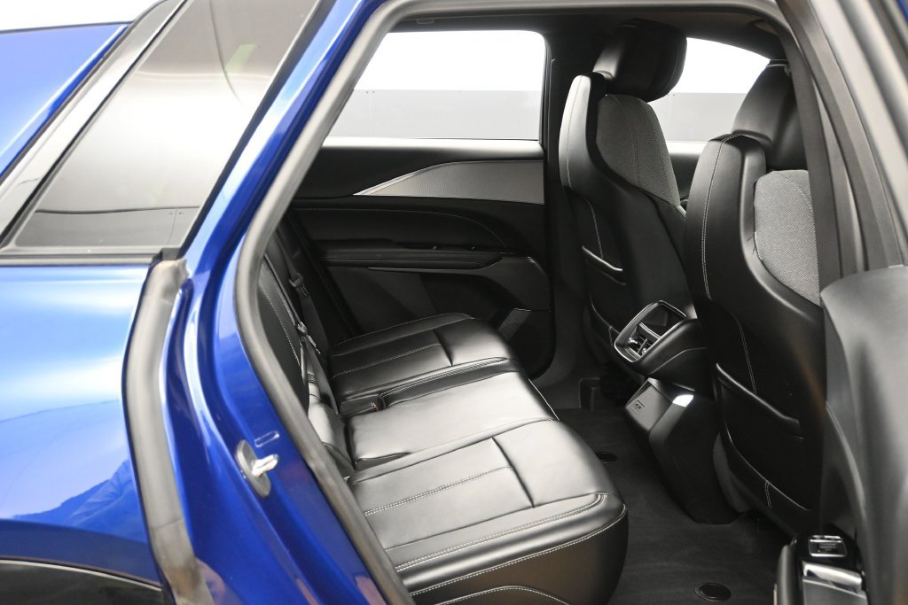 Used 2024 Cadillac Lyriq Tech RWD image 17