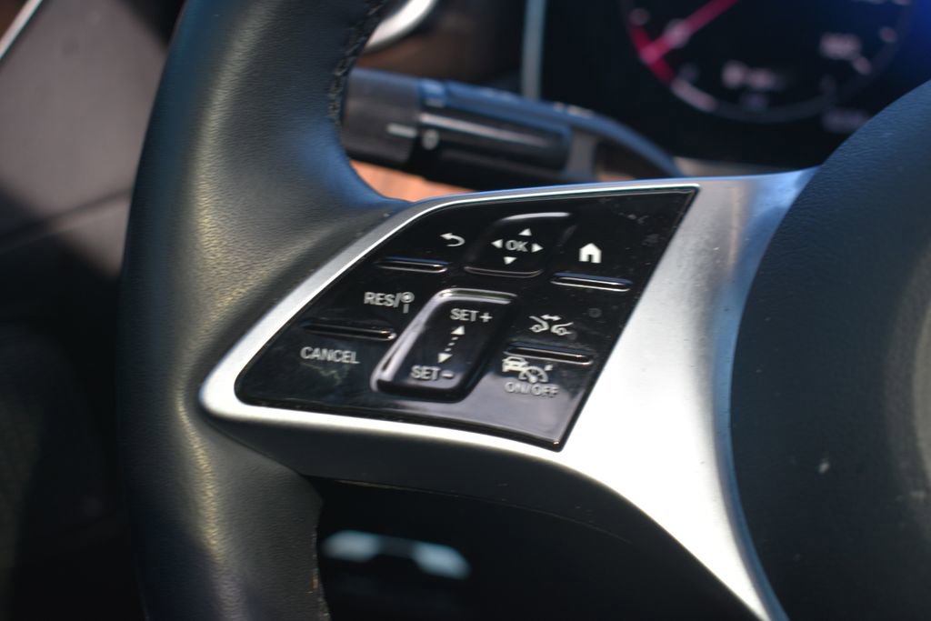 Used 2025 Mercedes-Benz C 300 Sedan image 14